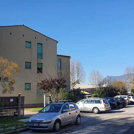 2 Bed Flat Centre & Stadio Free Parking Apartamento Terni Exterior foto