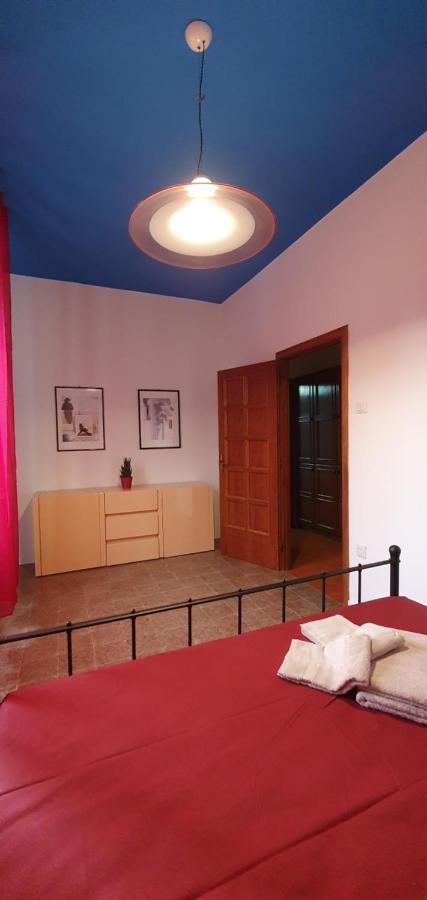 2 Bed Flat Centre & Stadio Free Parking Apartamento Terni Exterior foto